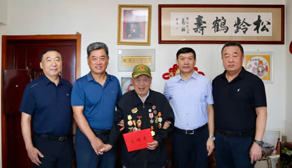 烟台市老促会“八一”前夕 走访慰问新中国成立前老军人
